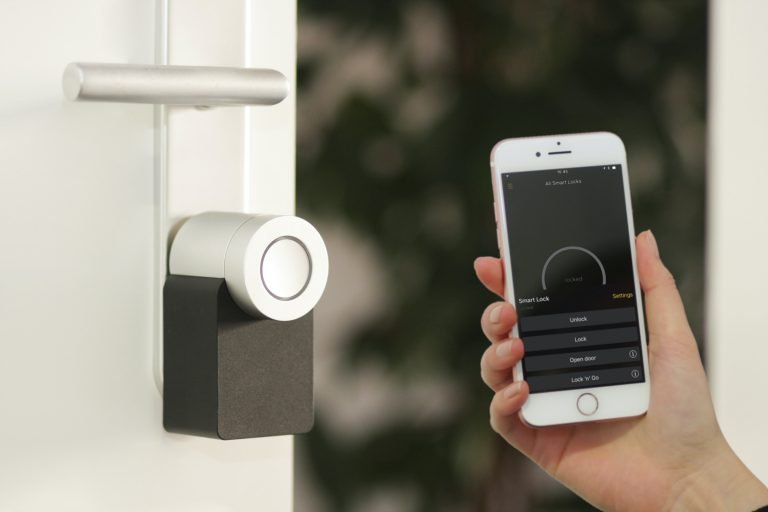 Which is The Best Smart Lock for a Keyless Home? QRIO Smart Lock?